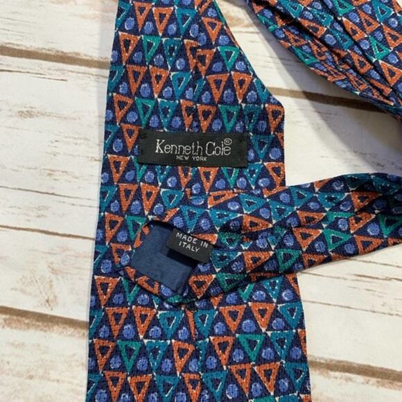 Kenneth Cole Italian tie - Picture 1 of 3